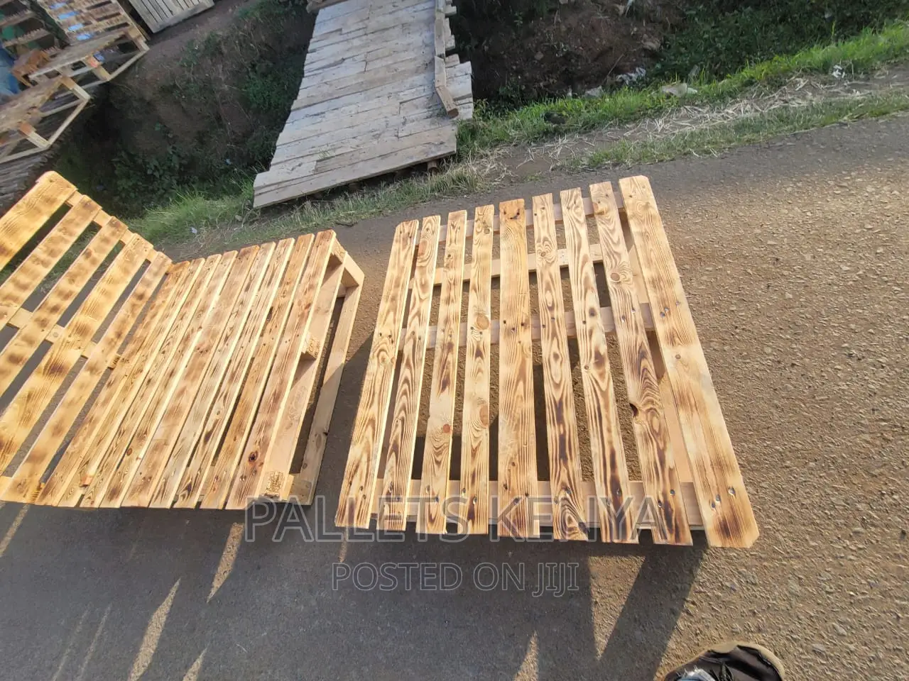 Pallet Bed- 4*6 Blazed Pallet Bed.(#Hb65)