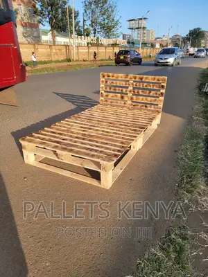 Pallet Bed- 4*6 Blazed Pallet Bed. (Xz09)