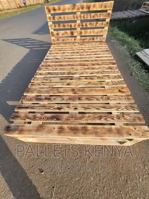 Pallet Bed- 4*6 Blazed Pallet Bed. (#SD03)