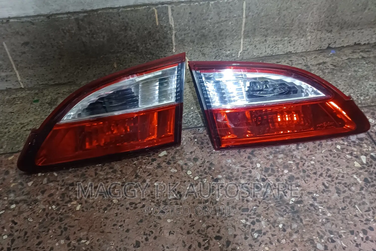 Mazda Premacy Bootlight