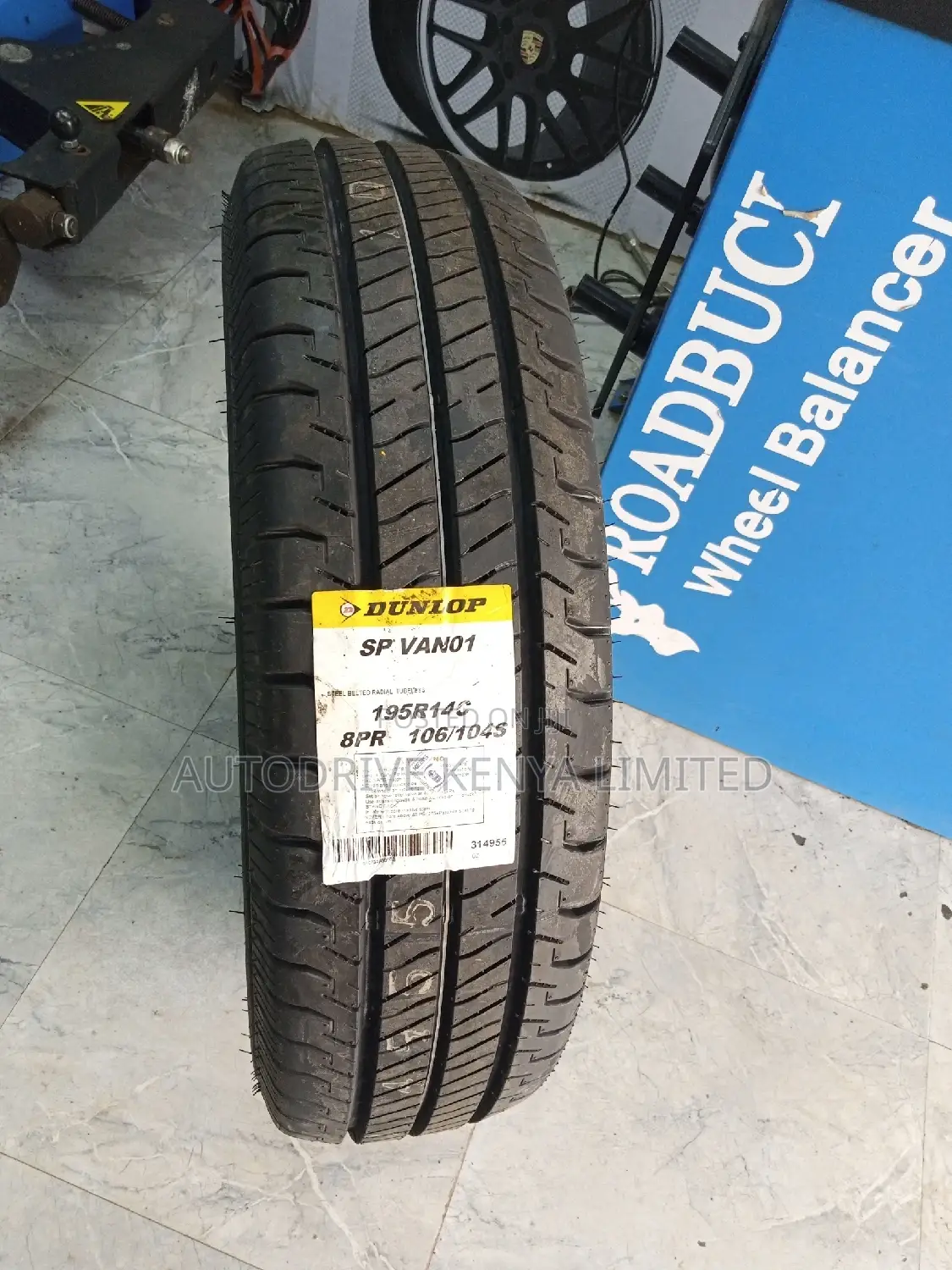 195R14C Dunlop Tyre