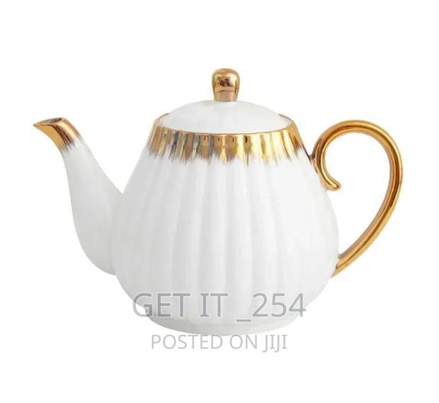 Gold Detail Kettle Porcelain