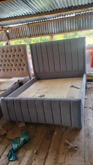 Grey 5/6 Bed