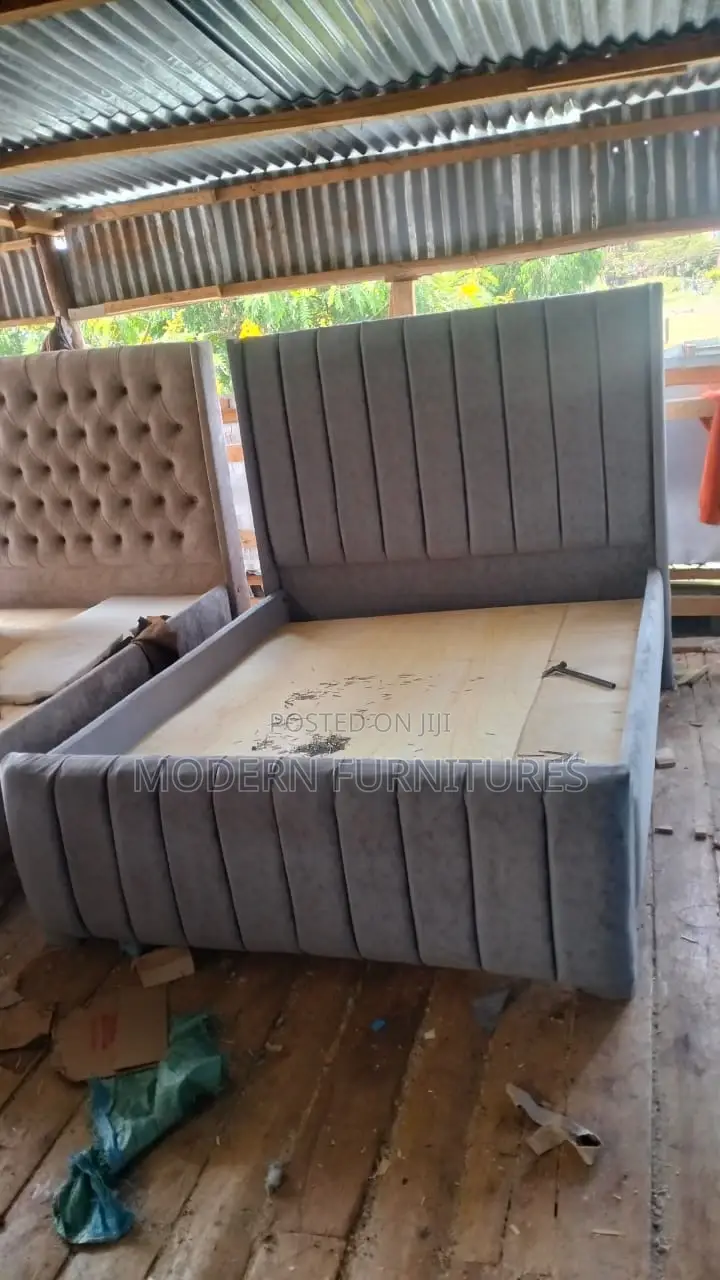 Grey 5/6 Bed