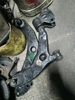 Control Arm Mazda Axela