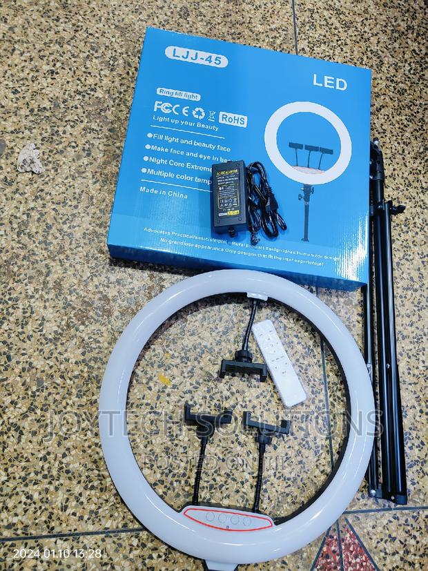 Adjustable Brightness 18 Inches Ringlight With Microphone - main view