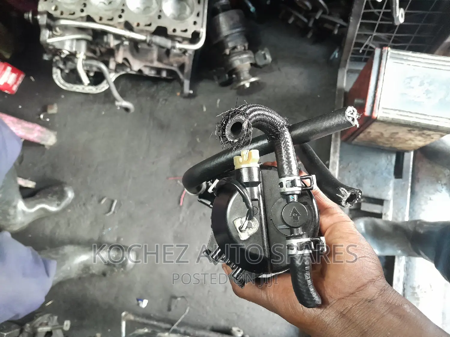 Hand Pump for Hiace 7L Box 4wd