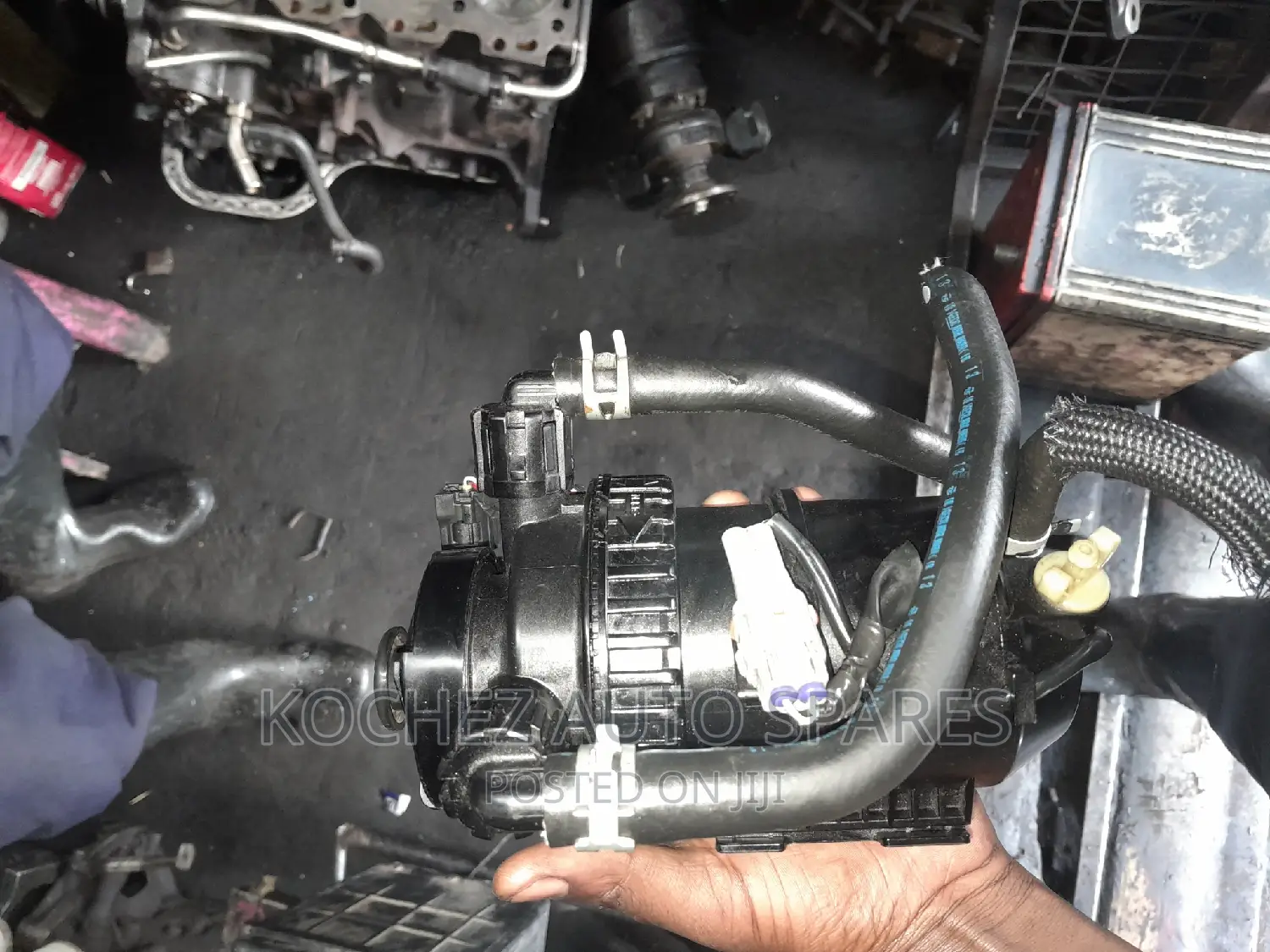 Hand Pump for Hiace 7L Box 4wd