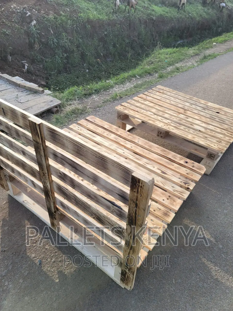 Pallet Bed- 4*6 Blazed Pallet Bed .(#GF03)