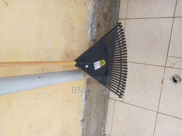 80cm Tramontina Rake