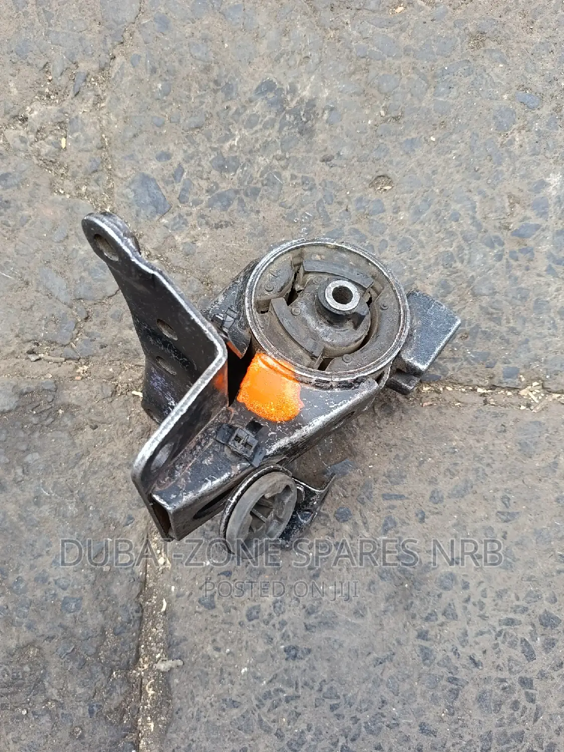 X-Trail Nt30 2 4wheel Drive Left Gearbox Lower Upper Mount.
