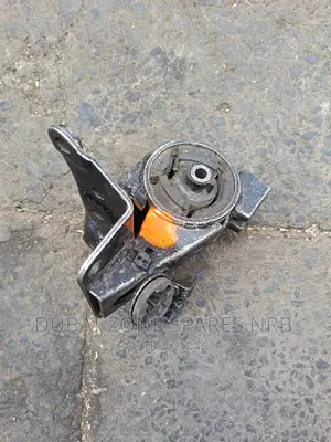 X-Trail Nt30 2 4wheel Drive Left Gearbox Lower Upper Mount.