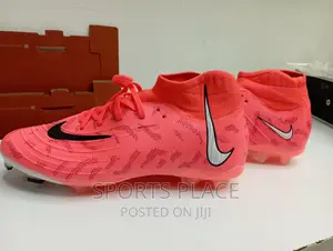 Nike Phantom Luna Football Boots
