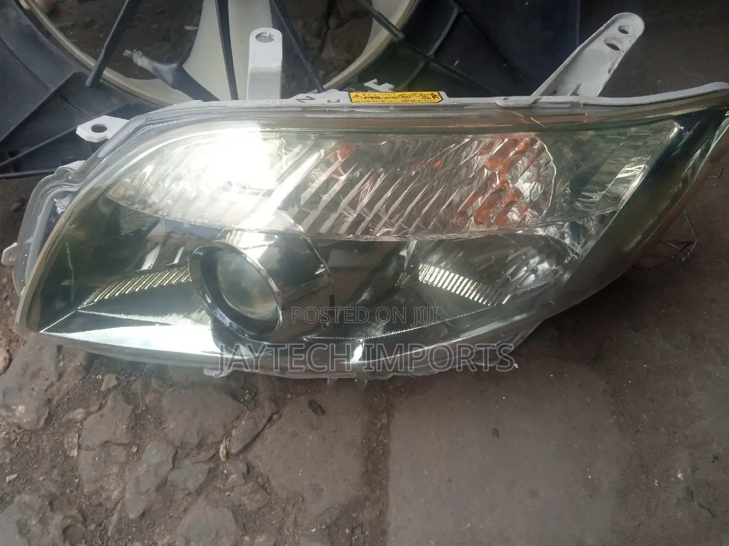 Fielder/Axio LHS Headlight Xenon