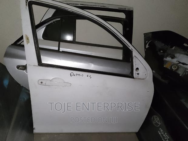 Demio 2005 Door - main view