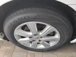 Toyota Avensis 2016 Pearl