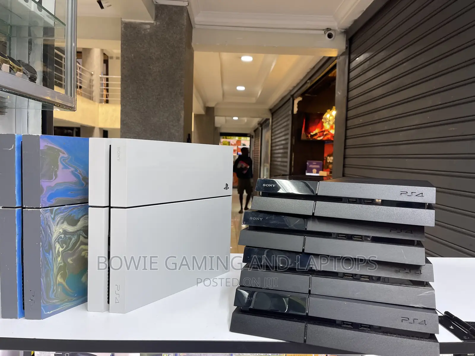 Ps4 Standard Chipped With 8games