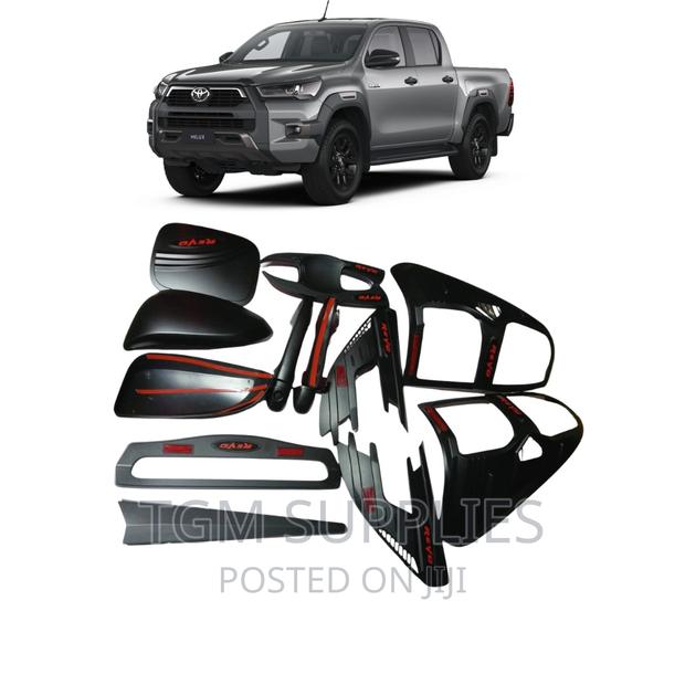 Full Black Kit Hilux Revo Rocco New Shape - main view