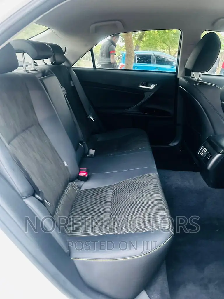 Toyota Mark X 2017 Pearl