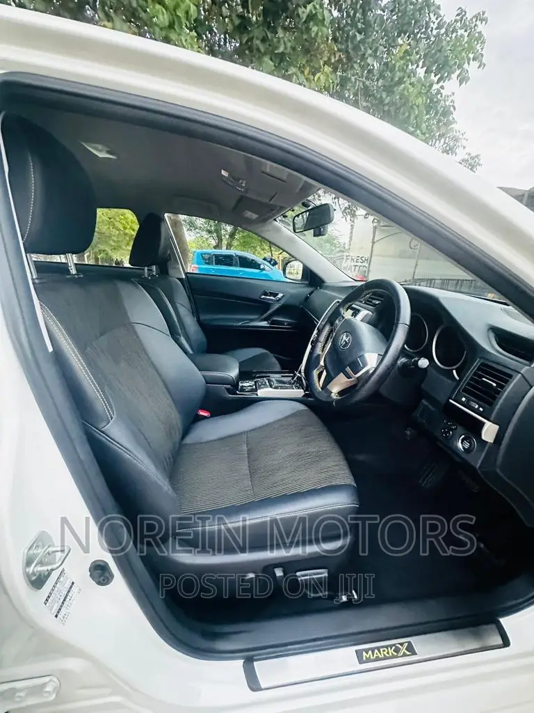 Toyota Mark X 2017 Pearl