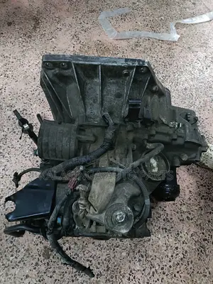 Nissan Tiida Hr15 Gearbox