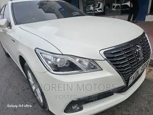Toyota Crown 2016 Pearl