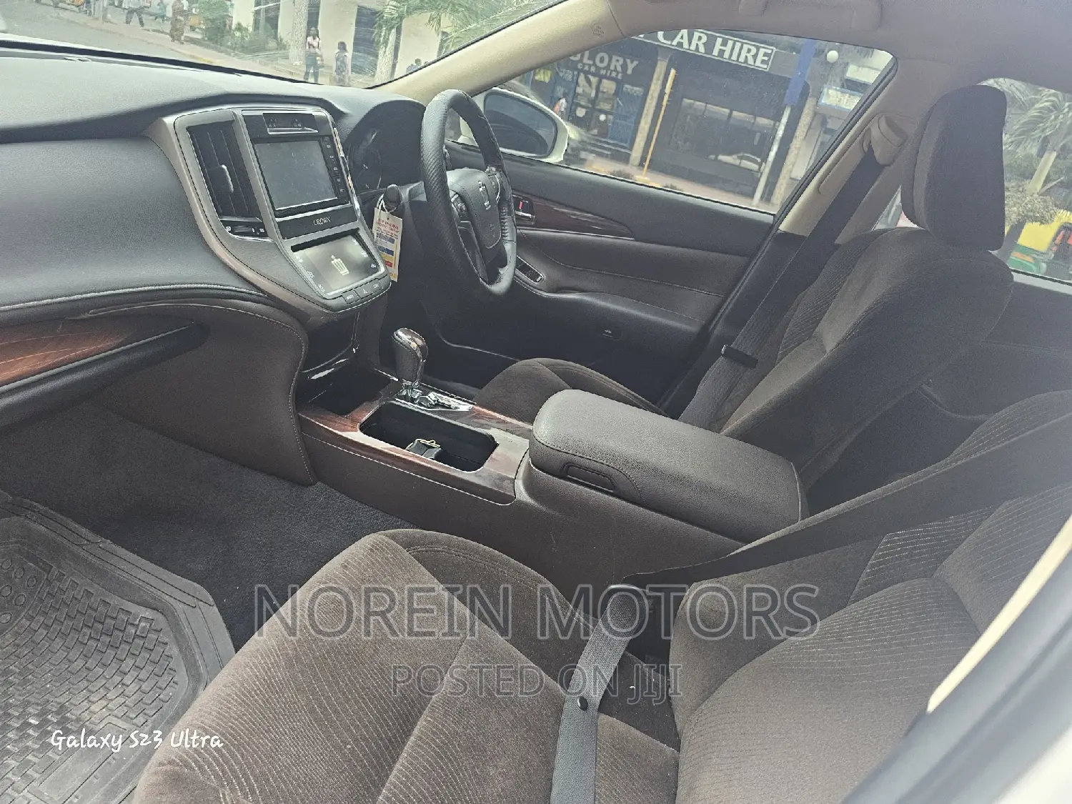 Toyota Crown 2016 Pearl