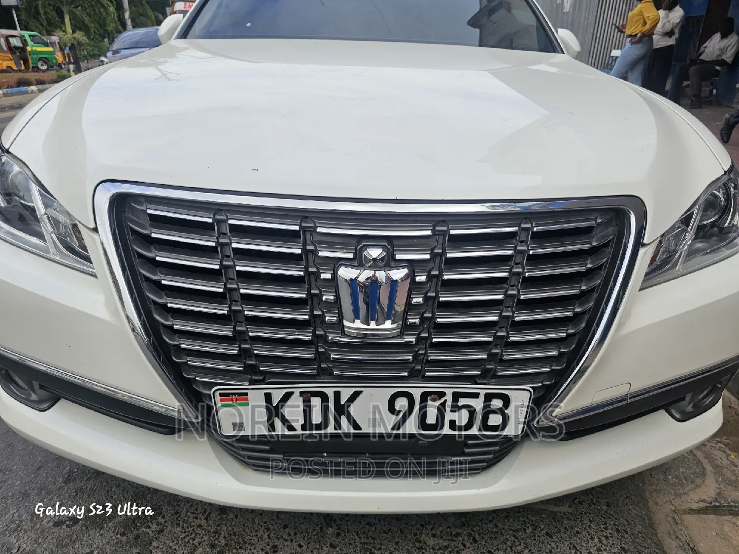 Toyota Crown 2016 Pearl