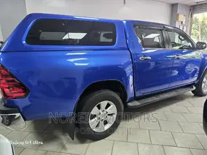 Toyota Hilux 2018 Blue