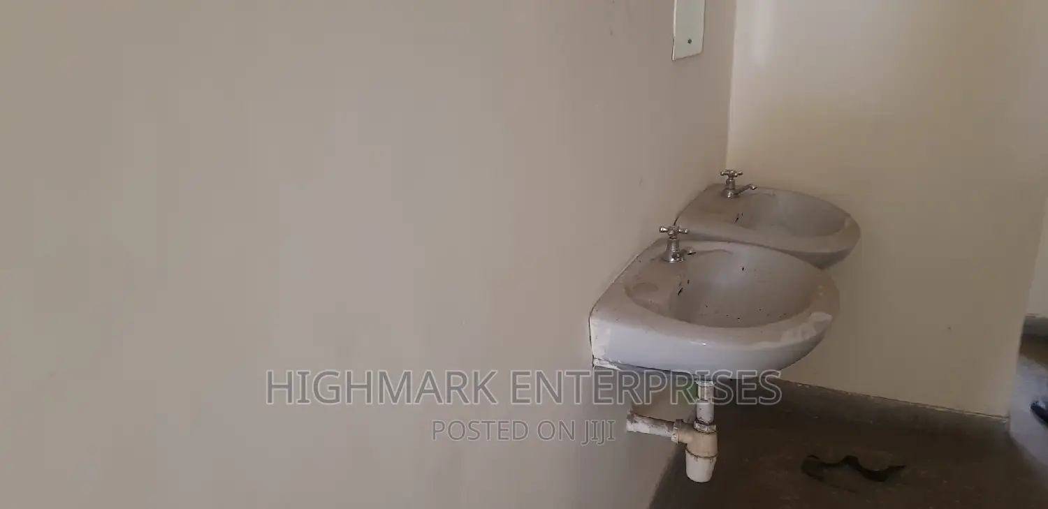 Godown to Let;10000 Sq Ft.Embakasi