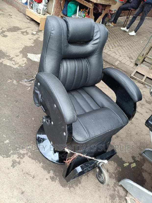 Executive Barber Chair / Kinyozi Chair - main view