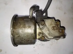 Power Steering Pump for Nissan Atlas. 2001