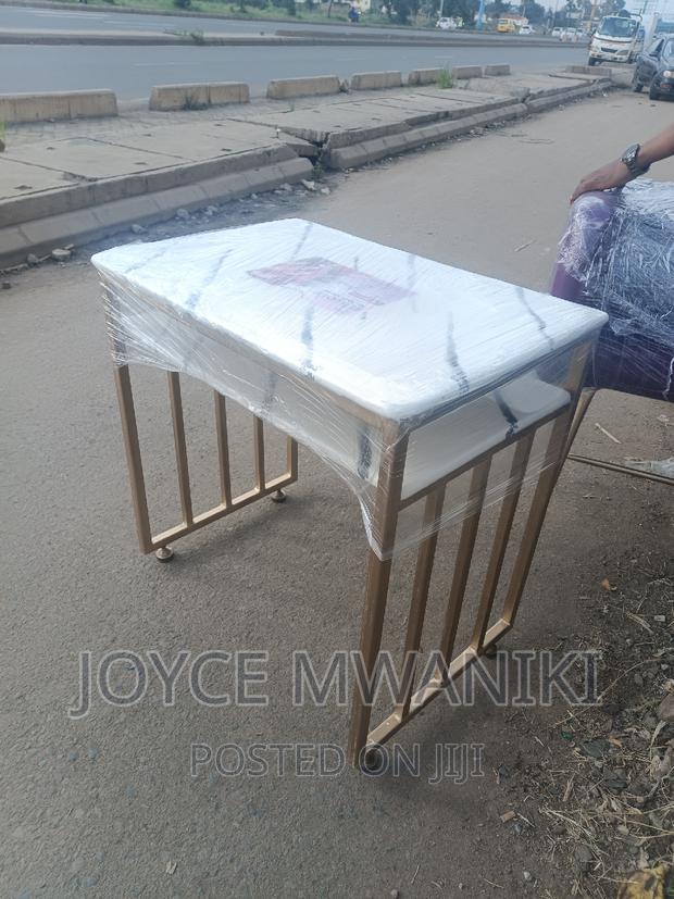 Manicure Marble Table With Logo. - main view