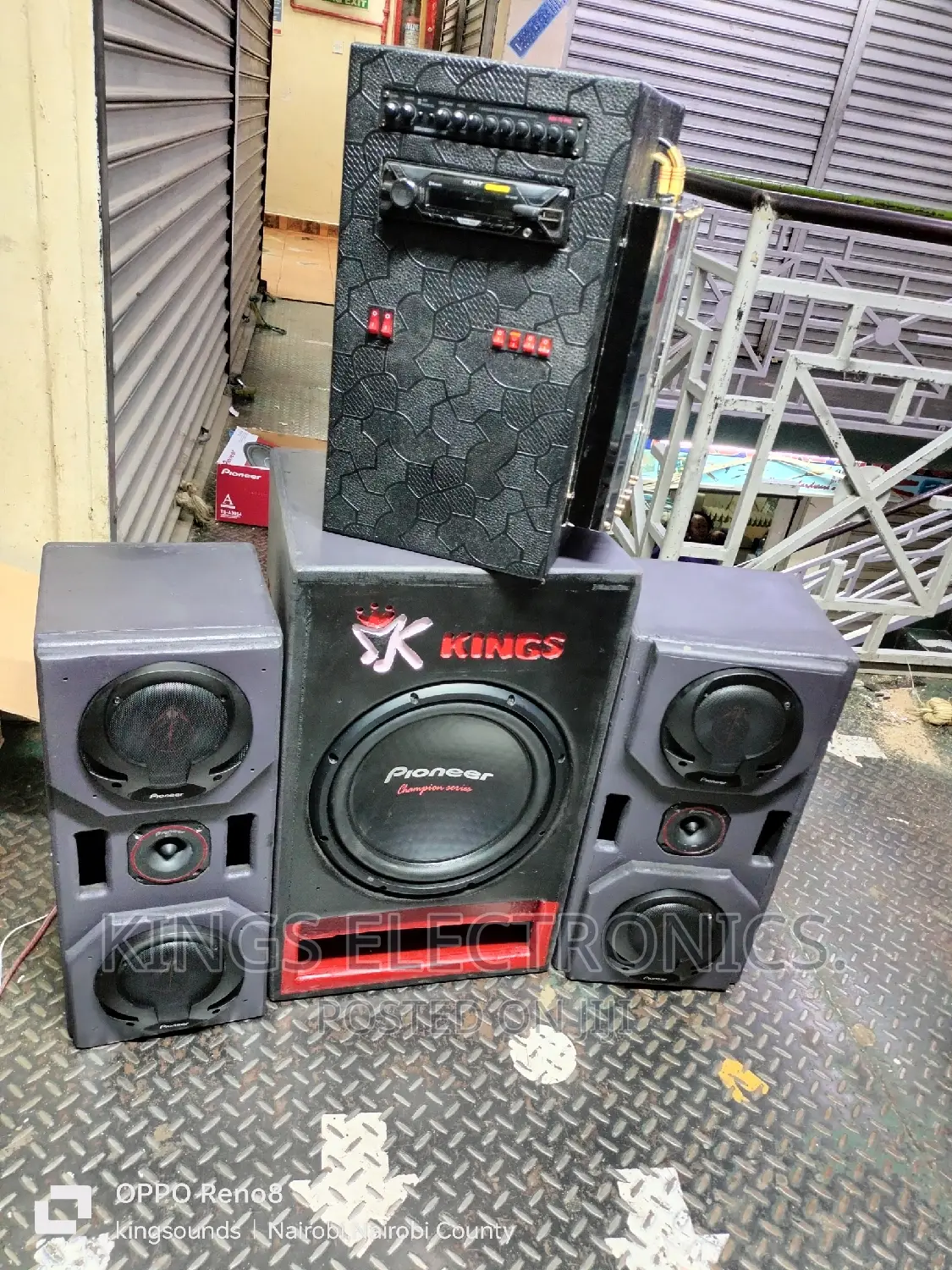 Unique Set Up Ground Shaker