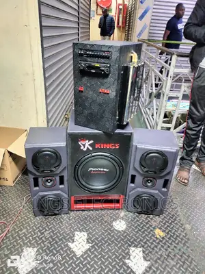 Unique Set Up Ground Shaker