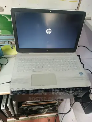 Laptop HP Pavilion 15-cs3063cl 8GB Intel Core i5 HDD+SSD 1T