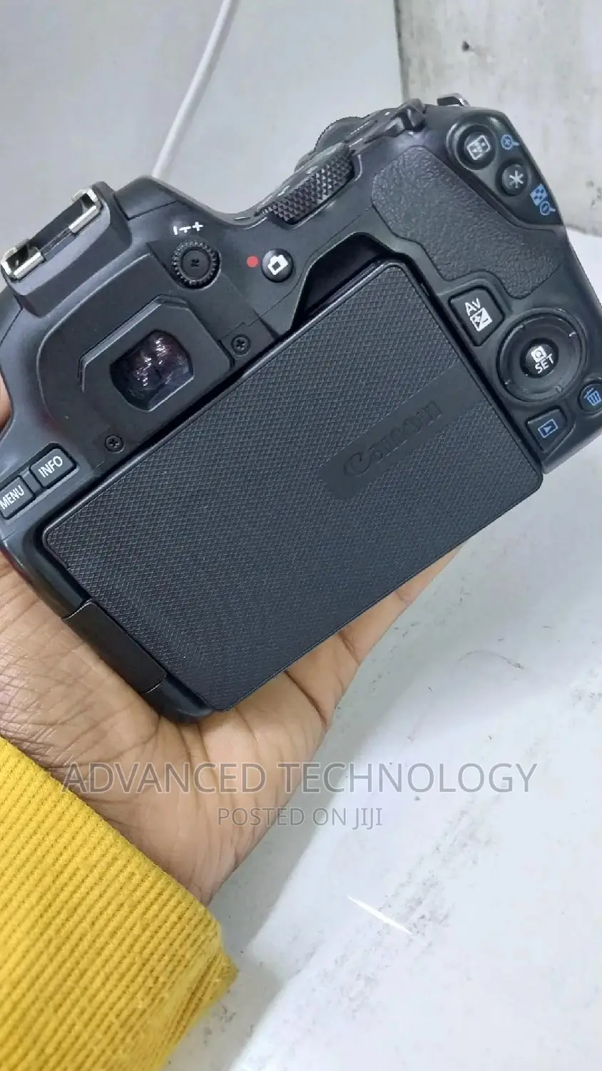 Canon 250d Exuk With 18-55mm