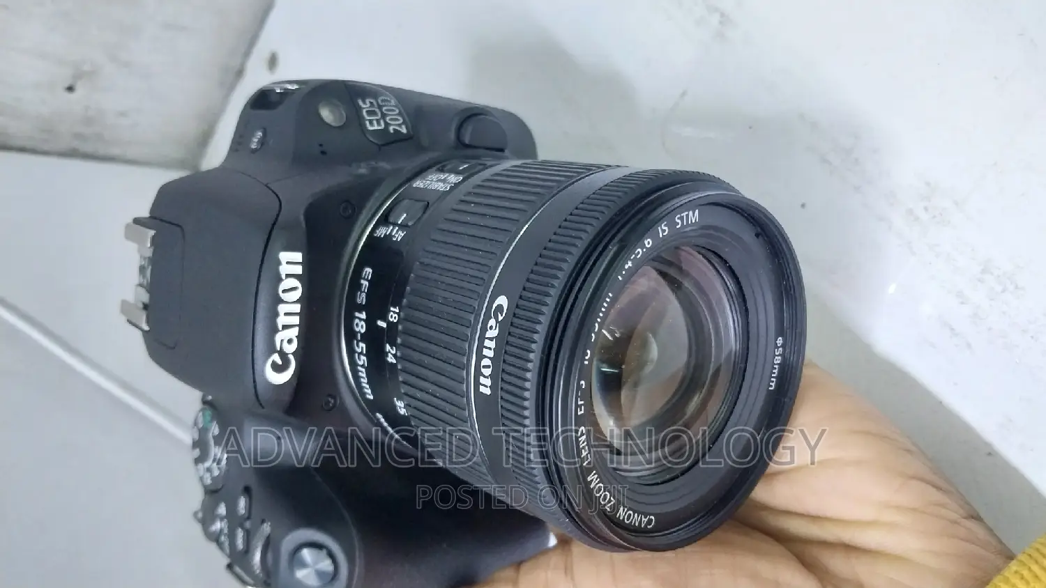 Canon 200d With 18-55mm Kit Lense