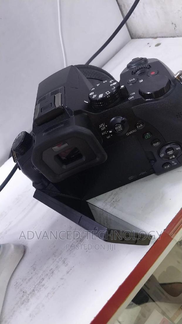 Lumix/Panasonic Fz1000 With Lense - main view