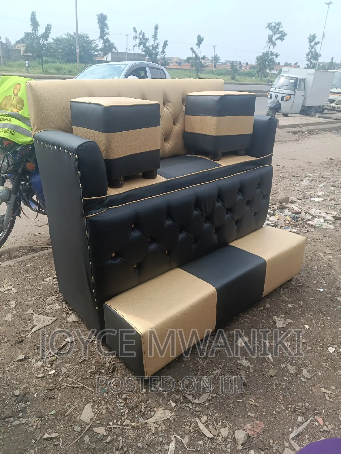 Pedicure 2 Seater With Armrest Black and Gold.