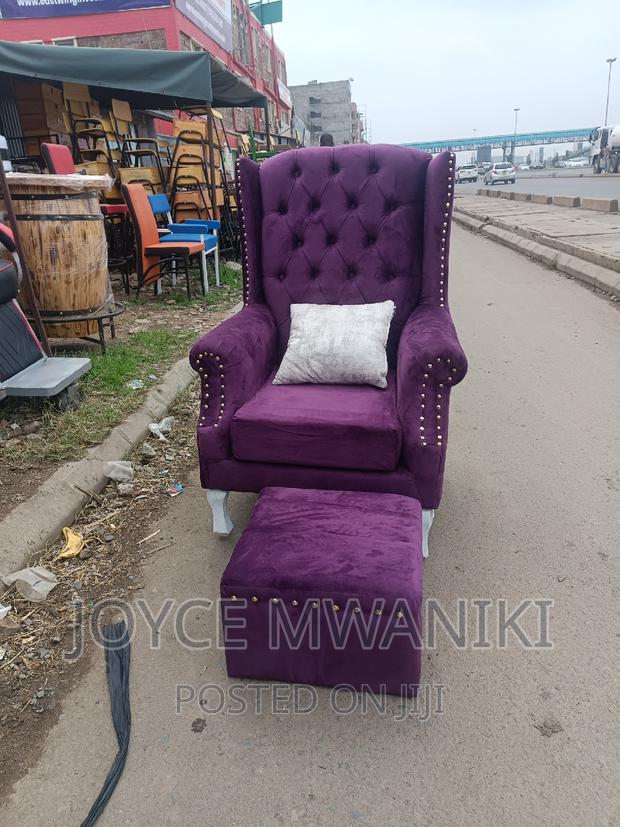 Pedicure Seat With a Pillow and Footrest. - main view