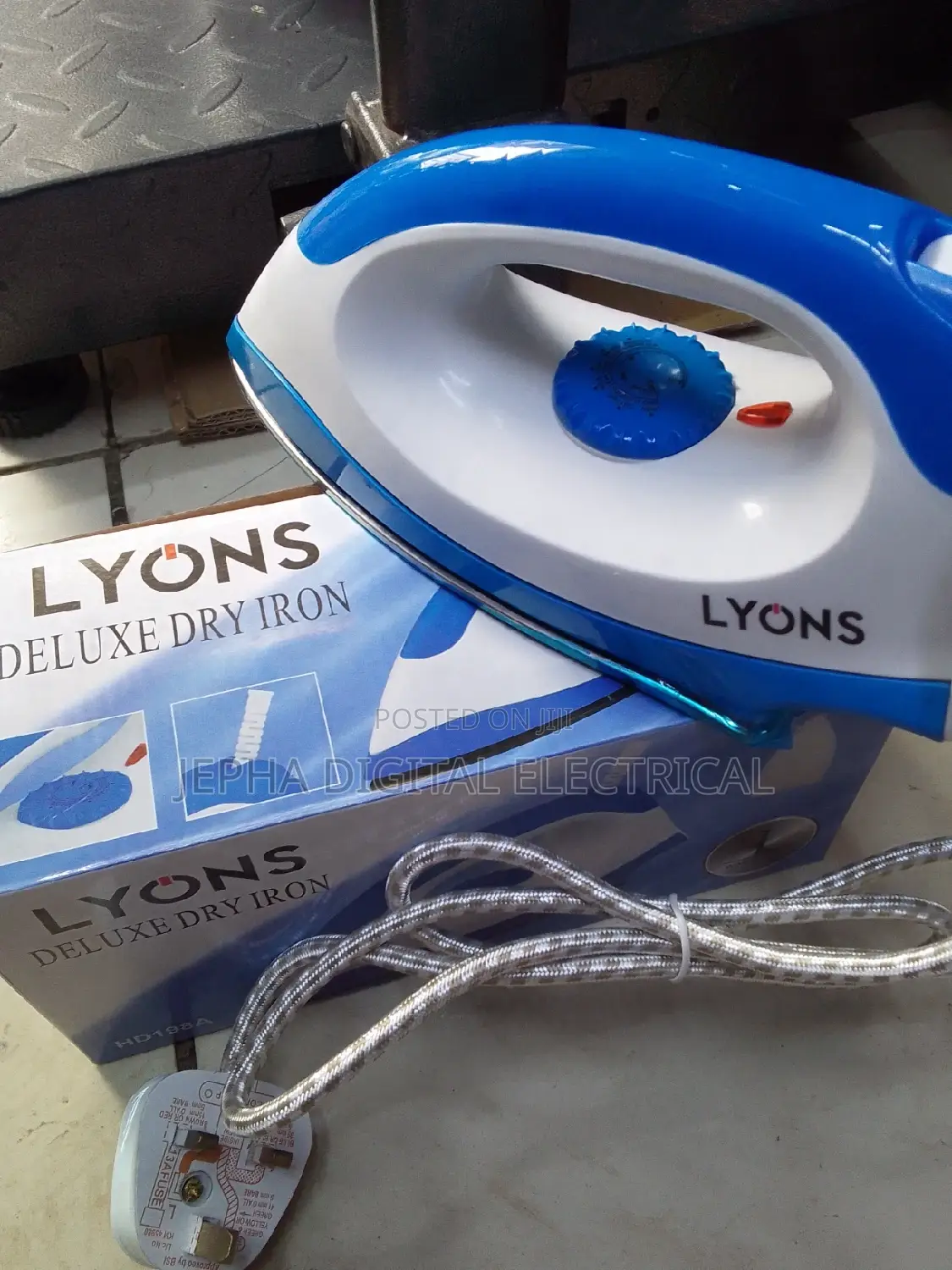 Dry Iron Box, Lyons,1000w,240v