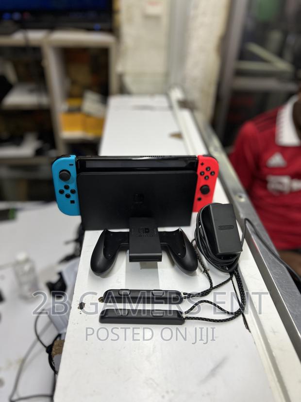 Nitendo Switch Oled - thumbnail 4