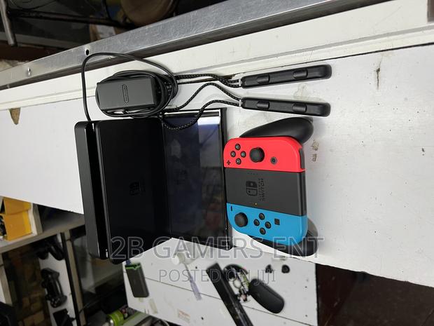 Nitendo Switch Oled - thumbnail 3