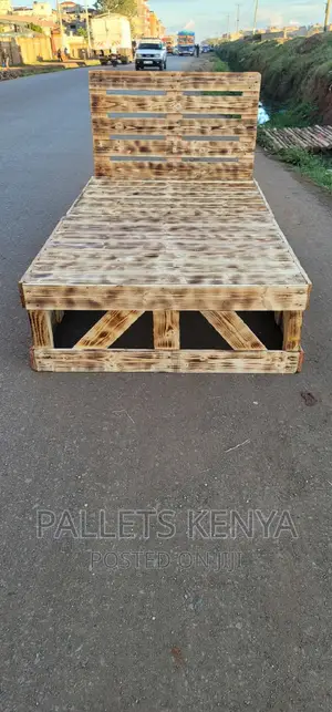 Pallet Bed- 4*6 Blazed Pallet Bed (#CM0,2)