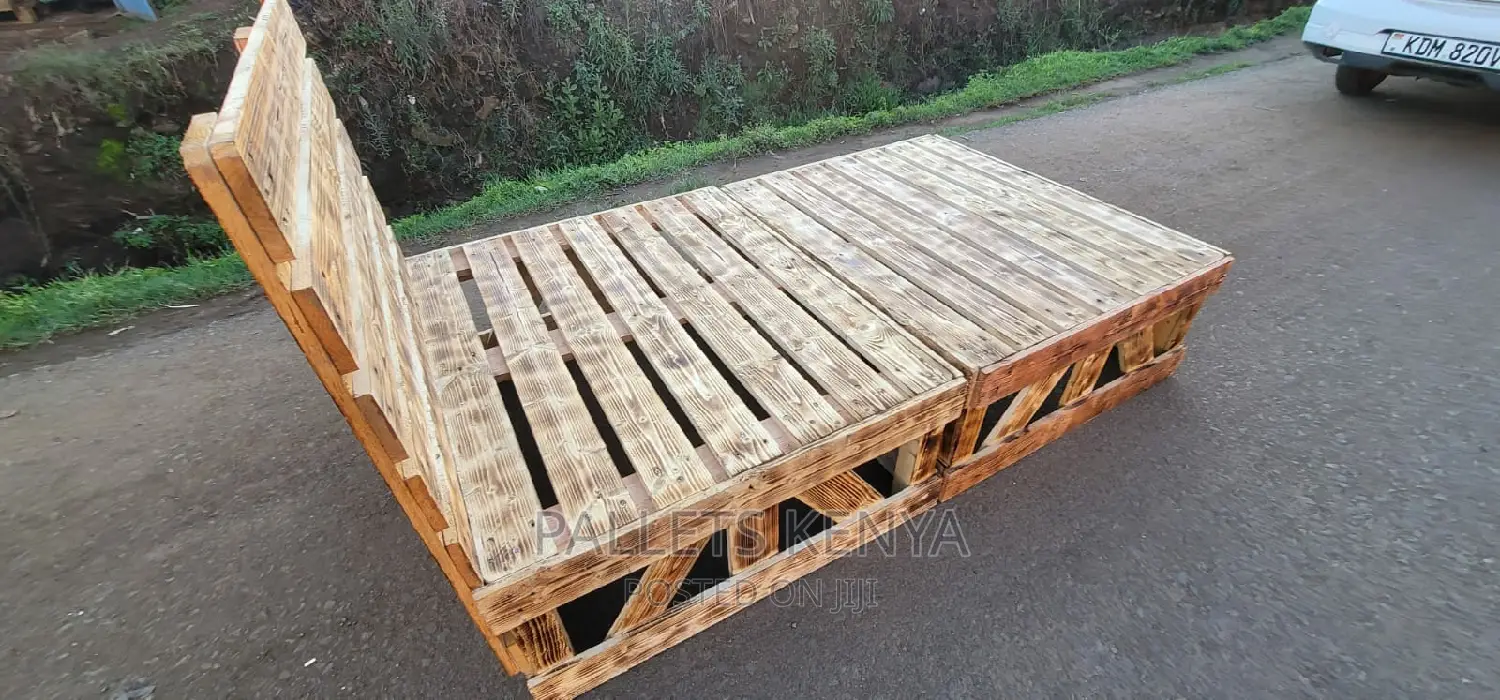 Pallet Bed- Blazed Pallet Bed.(CM0,1)