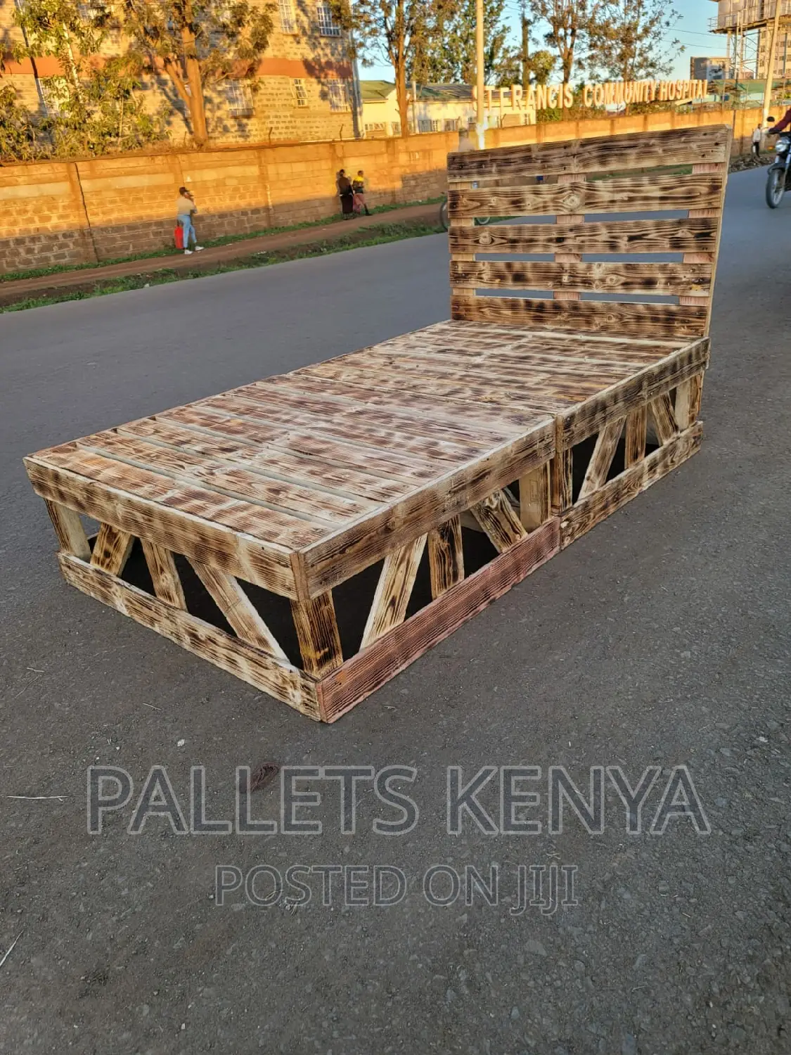 Pallet Bed- 4*6blazed and Detachable Pallet Bed. (WD0,1)