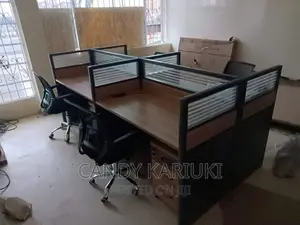 4 Way Workstation With Partitions