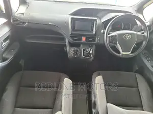 Toyota Noah 1.8 FWD Hybrid (7 seater) 2016 Black