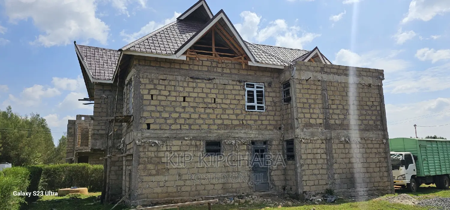 5bdrm Maisonette in Royalton, Racecourse for sale
